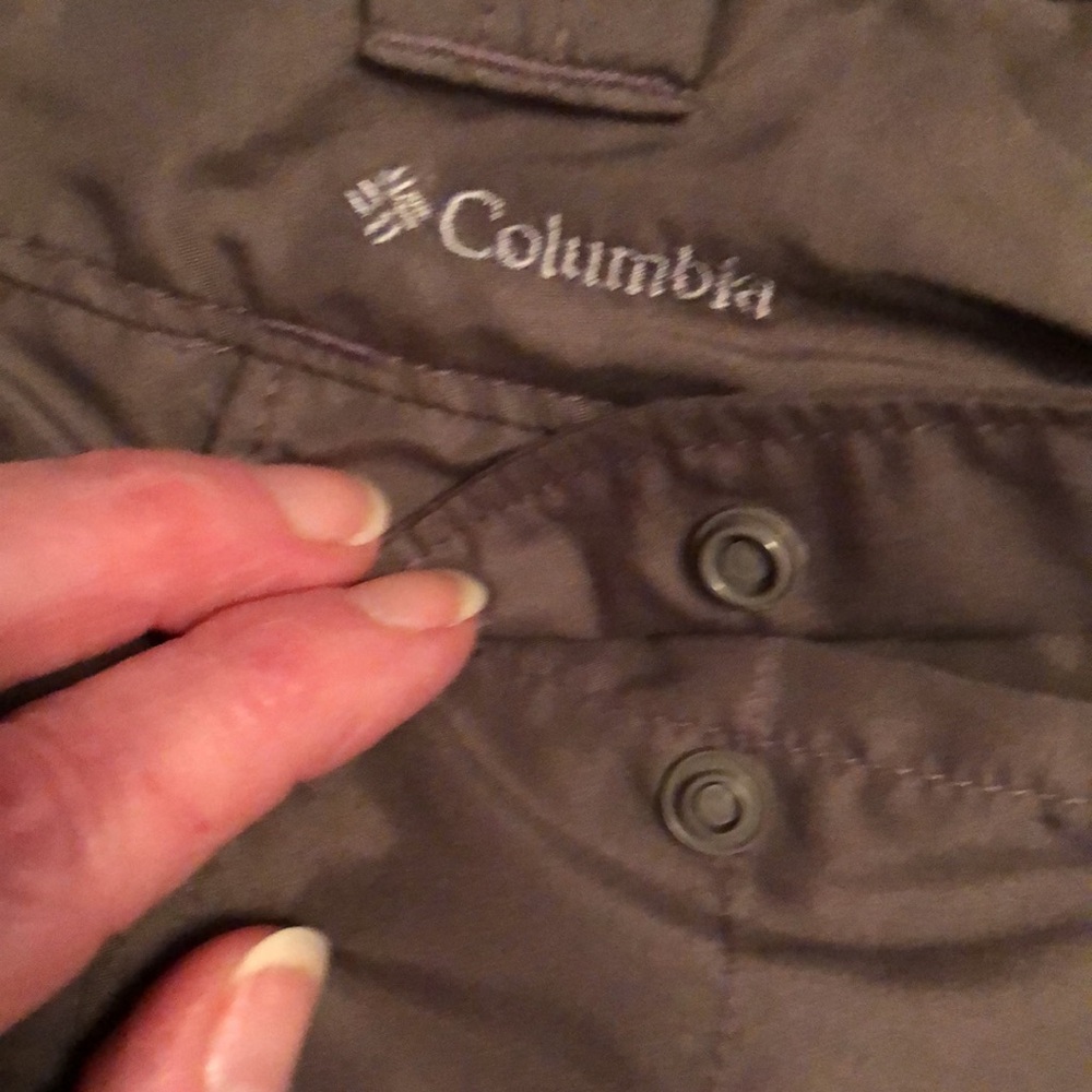 Columbia Omni Shade Taupe Capri hiking pants, size 4